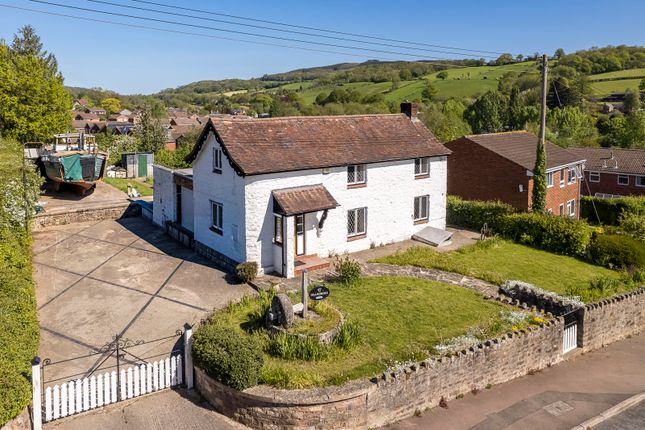 4 bed property, in Latchen, £425,000