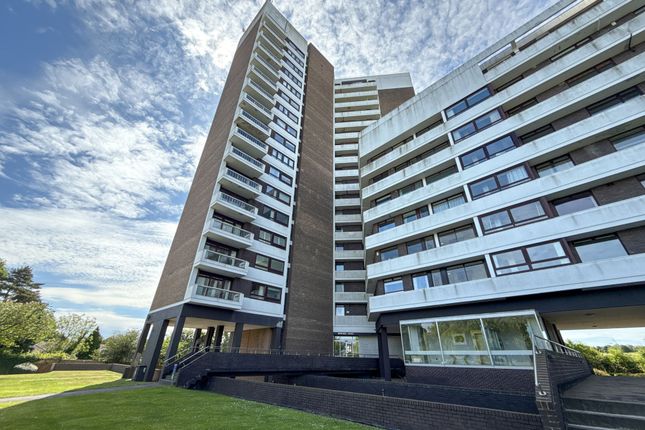 3 bed property, in Montagu Court, £370,000