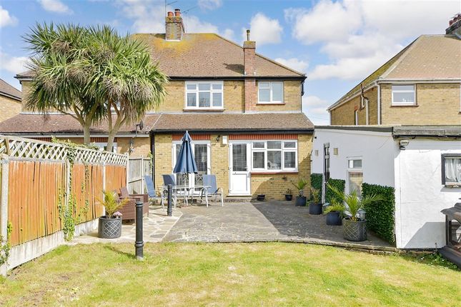 3 bed property, in Salisbury Avenue, £425,000