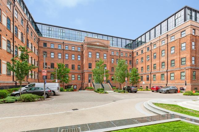 2 bed property, in Memorial Avenue, £380,000