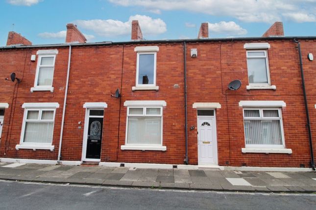 2 bed property, in Woodbine Terrace, £115,000