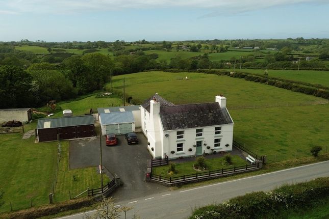 5 bed property, in Llangwyryfon, £575,000