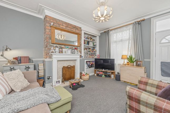 3 bed property, in Martin Terrace, £200,000