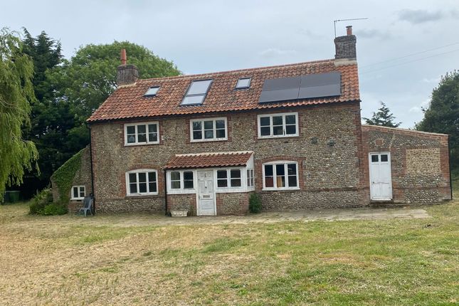 5 bed property, in Baconsthorpe Road, £675,000