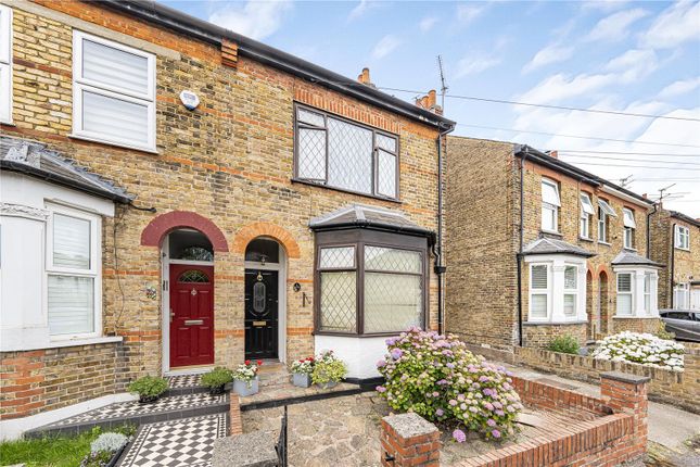 3 bed property, in Money Lane, £525,000