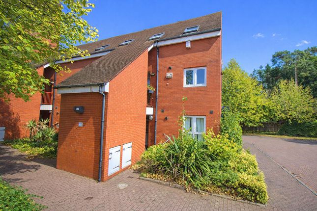 1 bed property, in Netteswell Orchard, £170,000