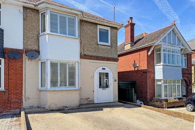 3 bed property, in Mill Hill Road, £300,000