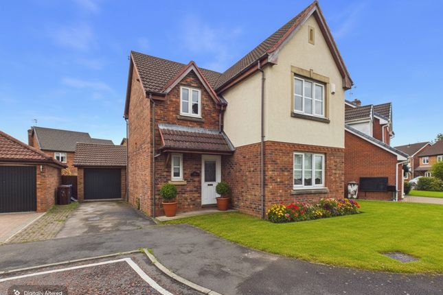 4 bed property, in Balmoral Way, £315,000