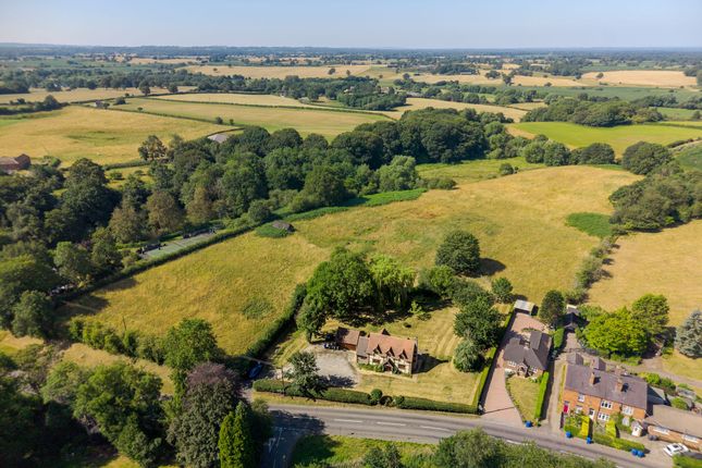 4 bed property, in Main Road, £850,000