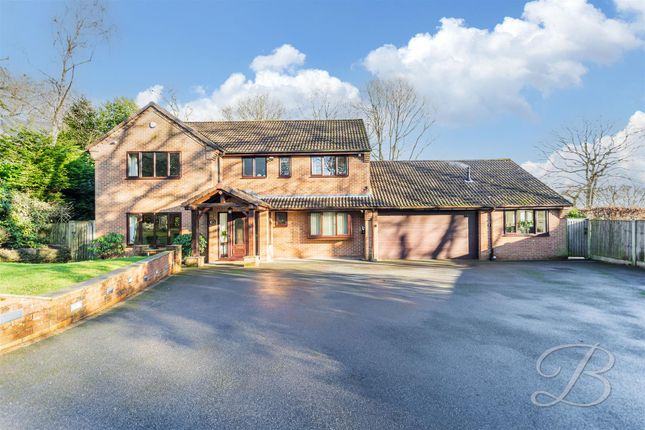 4 bed property, in Waterson Oaks, £750,000