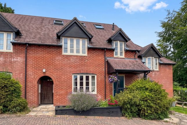3 bed property, in Baxter Cottages, £550,000