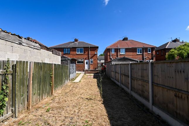 3 bed property, in Cooper Road, £160,000