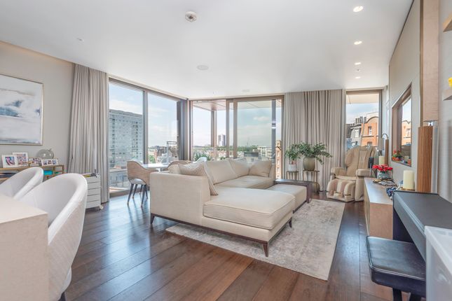 2 bed property, in Kings Gate Walk, £2,100,000