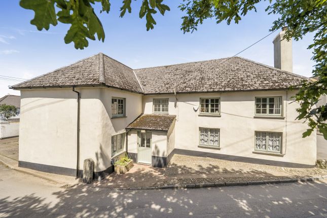5 bed property, in Burrington, £315,000