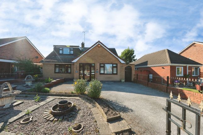 4 bed property, in Larch Avenue, £325,000