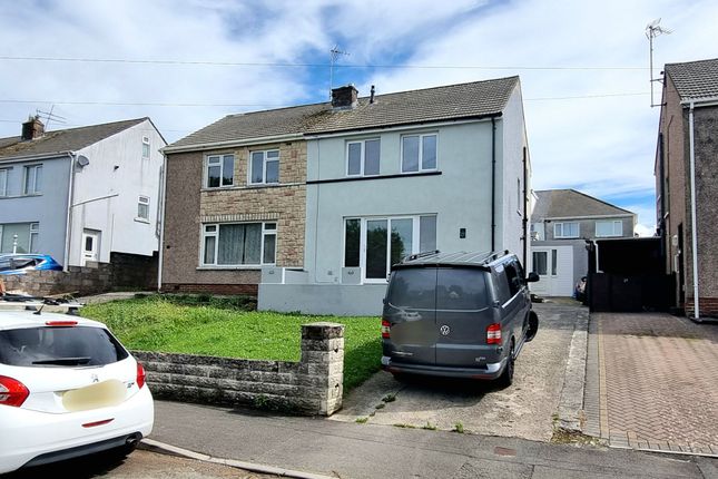 3 bed property, in Byron Avenue, £215,000