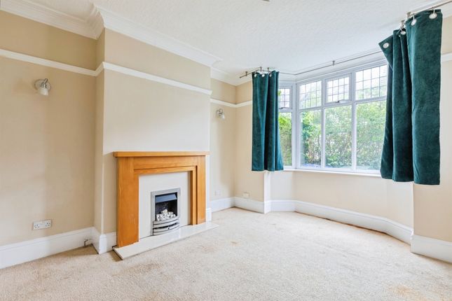 3 bed property, in St. Michaels Road, £260,000