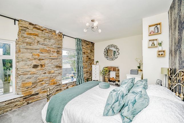 2 bed property, in The Strand, £100,000
