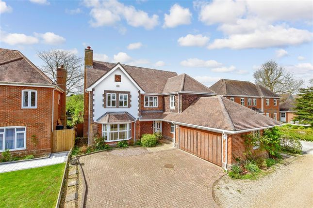 4 bed property, in St. Andrew's Lane, £700,000