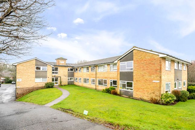 1 bed property, in Streatfield Road, £175,000