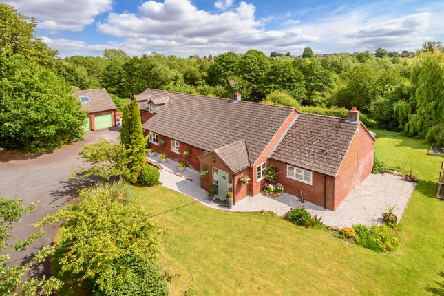 6 bed property, in Belton Close, £675,000