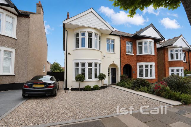 2 bed property, in Brunswick Road, £275,000
