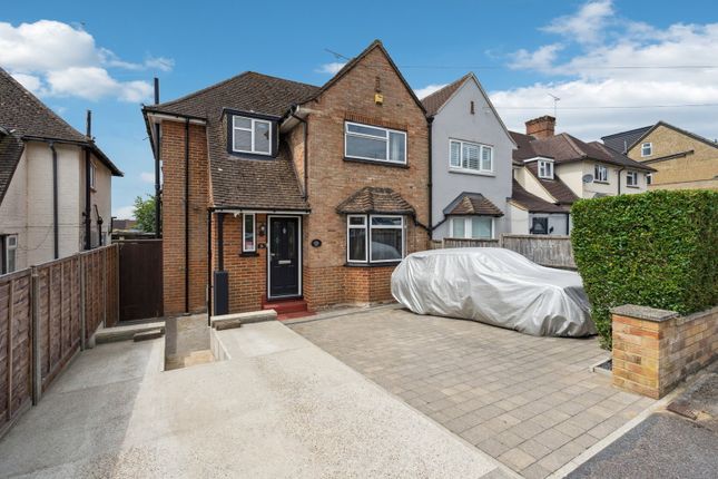 3 bed property, in The Greenway, £599,950