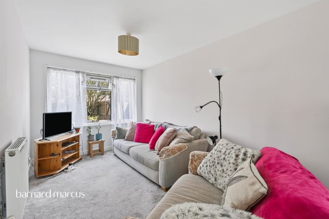 3 bed property, in Melton Place, £450,000