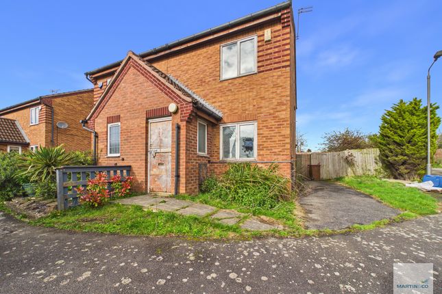 2 bed property, in Thistle Road, £130,000