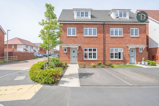 4 bed property, in Gilder Way, £330,000