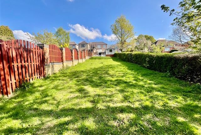 3 bed property, in Stradbroke Road, £210,000