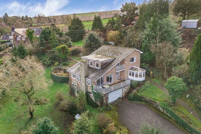 5 bed property, in Detached With Outbuilding And 3 Acres, £635,000