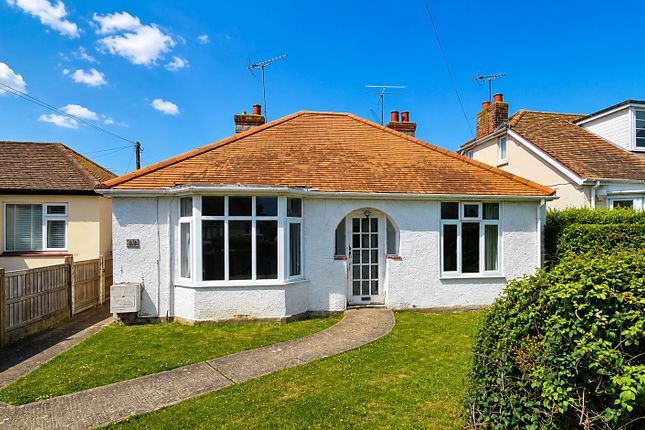2 bed property, in Glen Avenue, £300,000