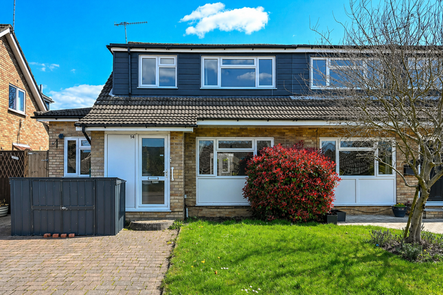 3 bed property, in Broomfield Close, £575,000