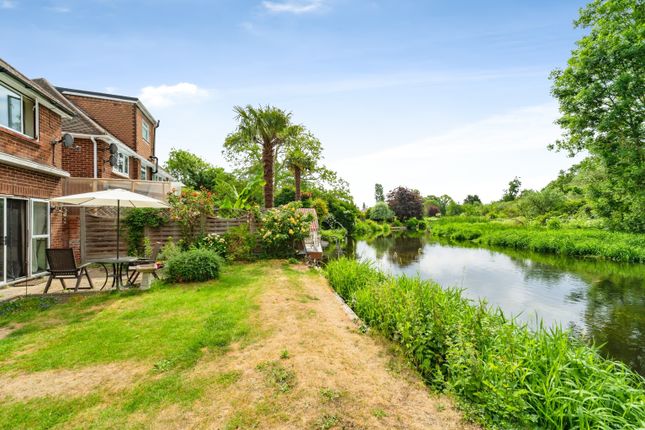 3 bed property, in Lawn Avenue, £815,000