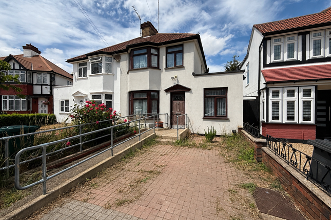 3 bed property, in Portman Gardens NW9, £450,000