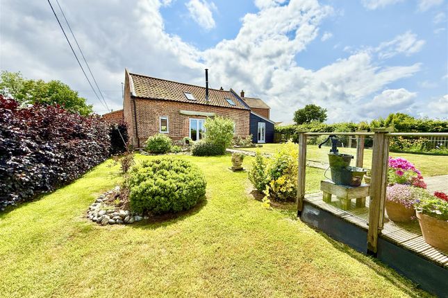 2 bed property, in Wood Street, £575,000