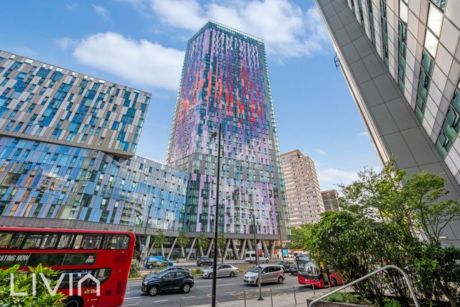 1 bed property, in Saffron Central Square, £190,000