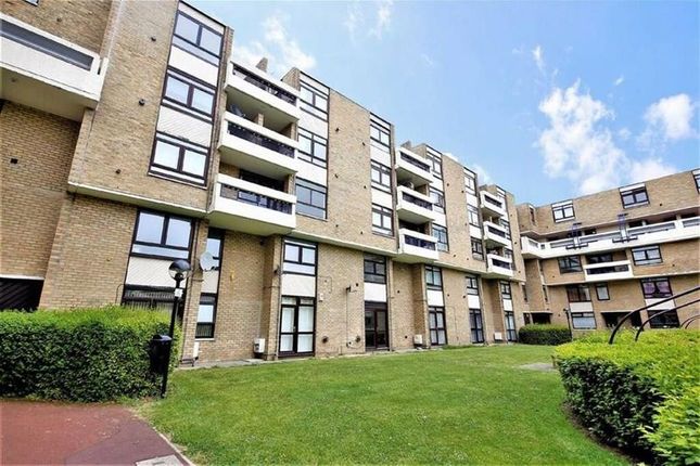 1 bed property, in Collingwood Court, £22,000
