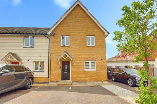 3 bed property, in Elmbrook Close, £375,000