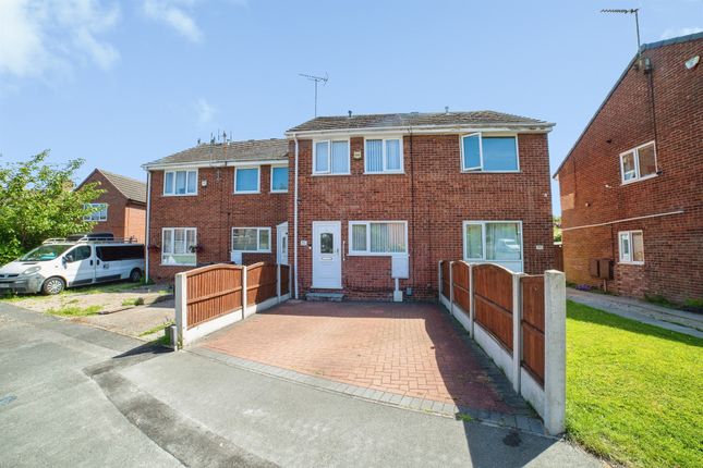 2 bed property, in Sough Road, £175,000