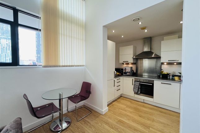 1 bed property, in Hill Quays, £170,000