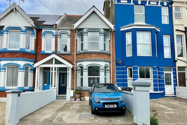 3 bed property, in Mount Pleasant Road, £350,000