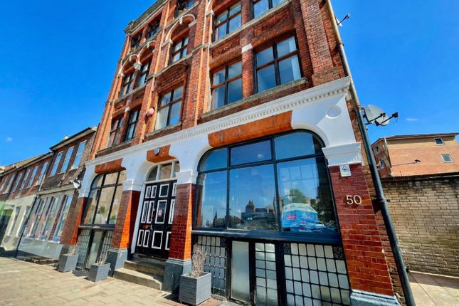 1 bed property, in Balfour House, £140,000
