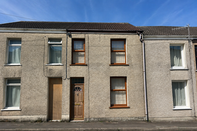 3 bed property, in Cecil Street, £120,000