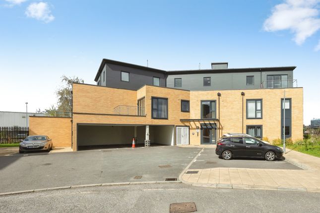 1 bed property, in New Town Apartments, £200,000