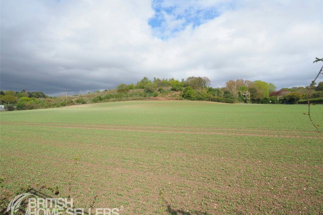3 bed property, in Paper Mill Lane, £270,000