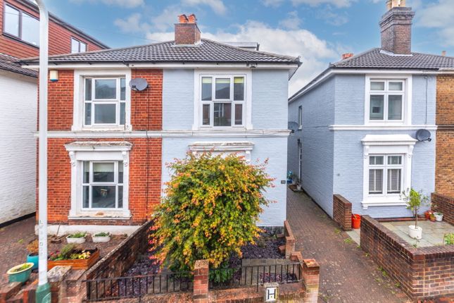 2 bed property, in Western Road, £450,000