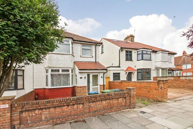 3 bed property, in Montcalm Road SE7, £650,000