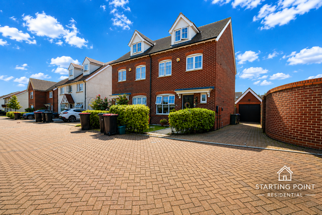 4 bed property, in Stoneham Close, £475,000